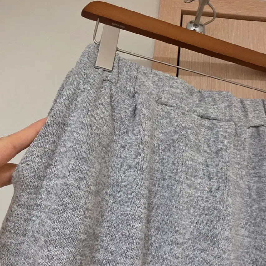 [BUNJANG] Gray Knit Vest and Skirt Two-Piece Set / 그레이 조끼 스커트 투피스 세트