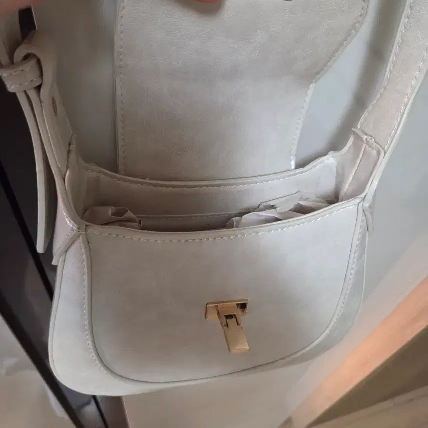 [BUNJANG] Ivory Mini Crossbody Bag / 아이보리 미니 크로스백 가방
