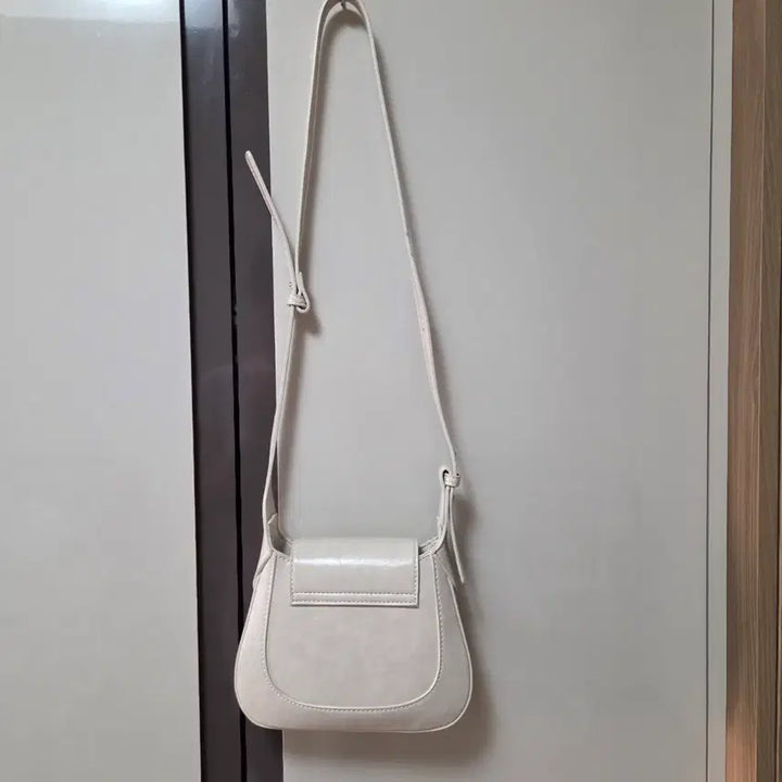 [BUNJANG] Ivory Mini Crossbody Bag / 아이보리 미니 크로스백 가방