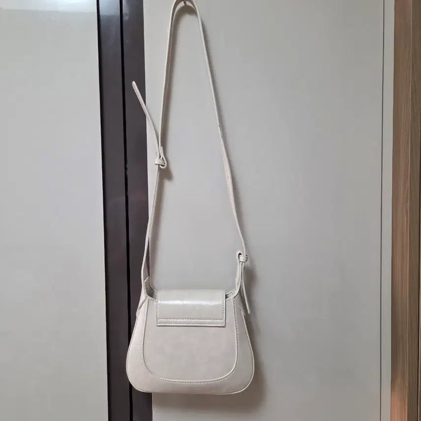 [BUNJANG] Ivory Mini Crossbody Bag / 아이보리 미니 크로스백 가방