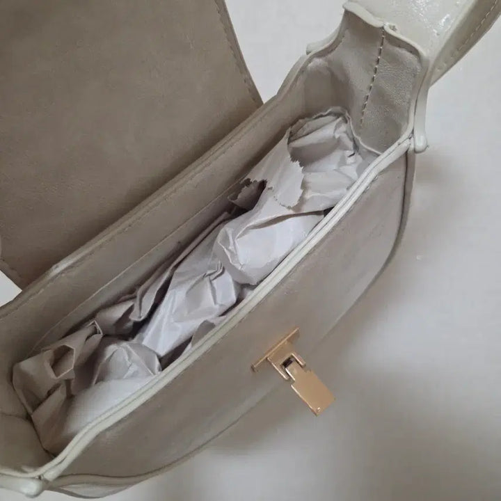 [BUNJANG] Ivory Mini Crossbody Bag / 아이보리 미니 크로스백 가방