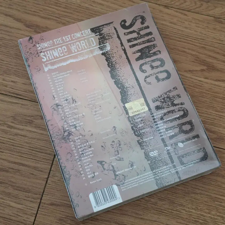 [BUNJANG] SHINee SHINee World 1st Concert DVD Sealed / 샤이니 샤이니월드1 SHINee WORLD 첫 단독 콘서트 DVD 미개봉