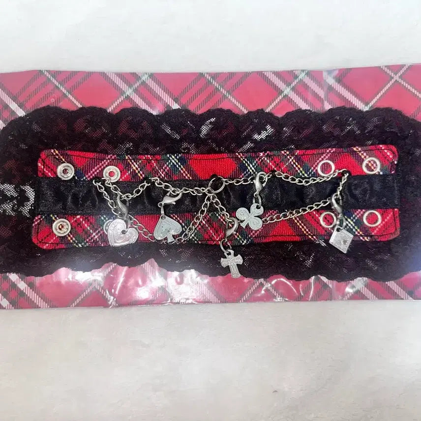 [BUNJANG] K-Pop 아무 (Amu) Charm Bracelet / 캐캐체 아무 팔찌 애뮬릿 브레스 (토미판)