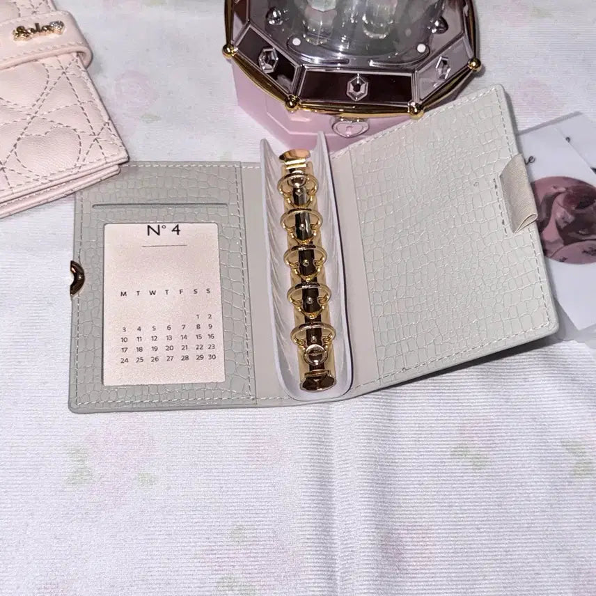 [BUNJANG] A8 5-Ring Binder, Cream Beige / 크록패턴 A8 5공 바인더_크림베이지