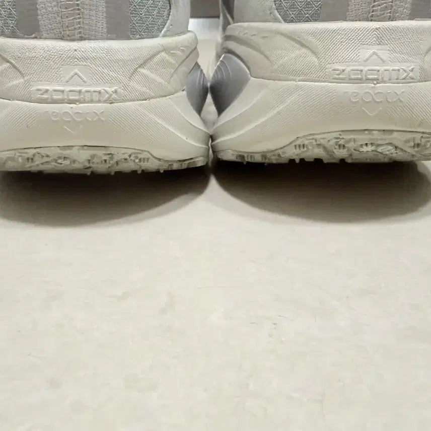 [BUNJANG] Nike Vomero 18 Running Shoes (Gray, 290mm) / 나이키 보메로 18 모델(회색/290mm) 런닝화 판매합니다.