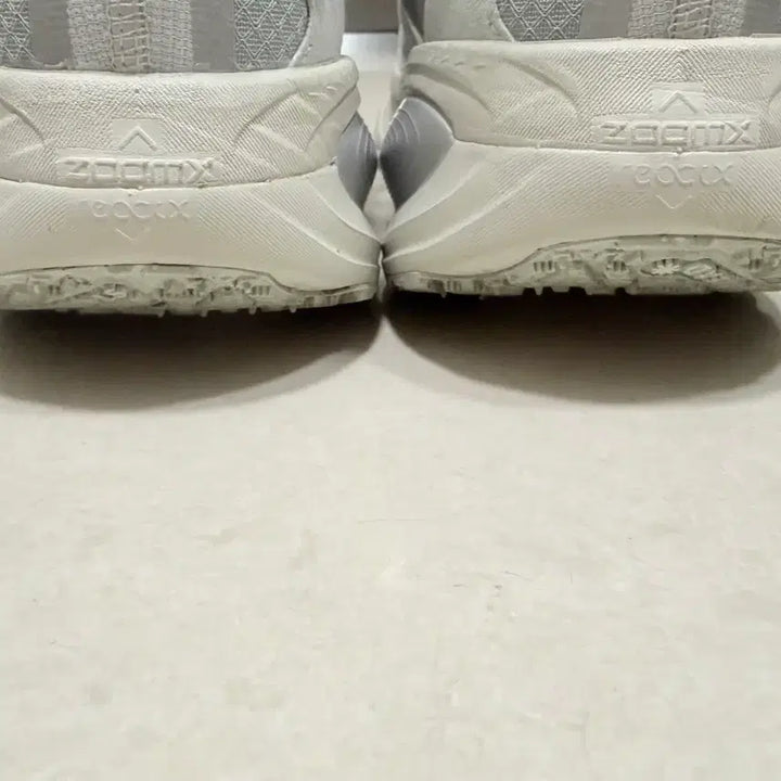 [BUNJANG] Nike Vomero 18 Running Shoes (Gray, 290mm) / 나이키 보메로 18 모델(회색/290mm) 런닝화 판매합니다.