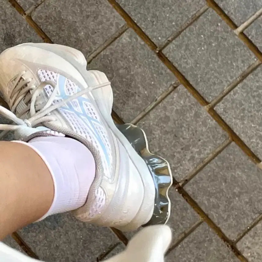 [BUNJANG] Asics Gel-Kinetic Fluent Sneakers / 아식스 Gel-Kinetic Fluent 젤 키네틱 240(안팔림 내려요