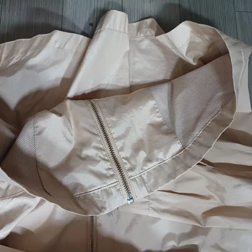 [BUNJANG] Daks Beige Windbreaker Jacket / 닥스 베이지색 바람막이 점퍼90
