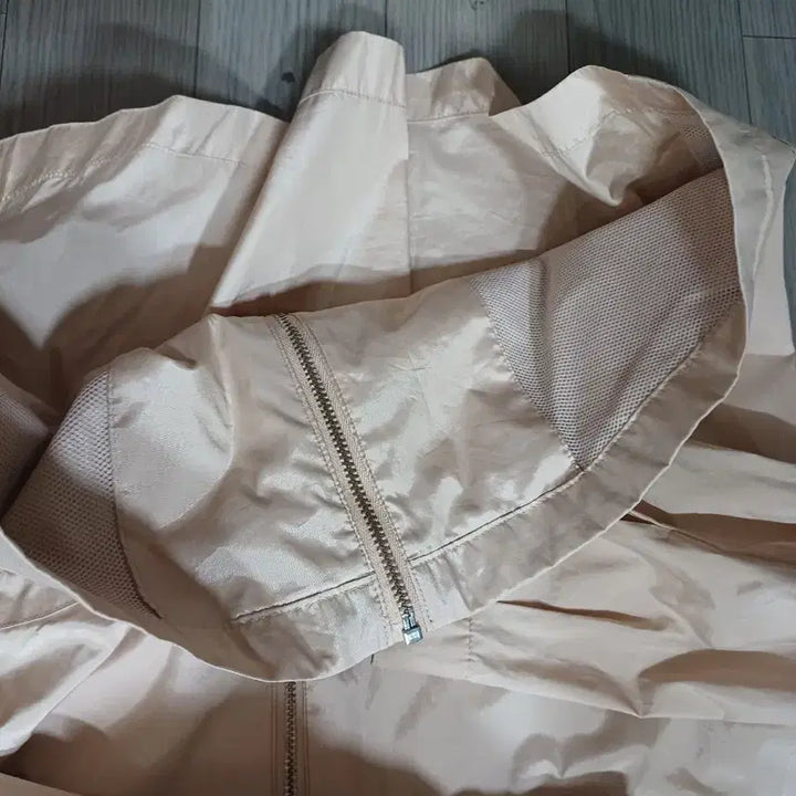[BUNJANG] Daks Beige Windbreaker Jacket / 닥스 베이지색 바람막이 점퍼90