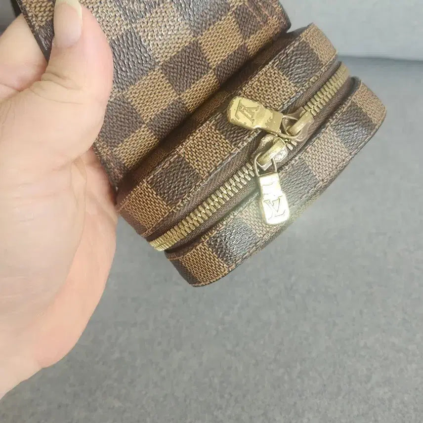 [SOLD OUT] 정품 루이비통 제로니모스 다미에 힙색 슬링백판매합니다