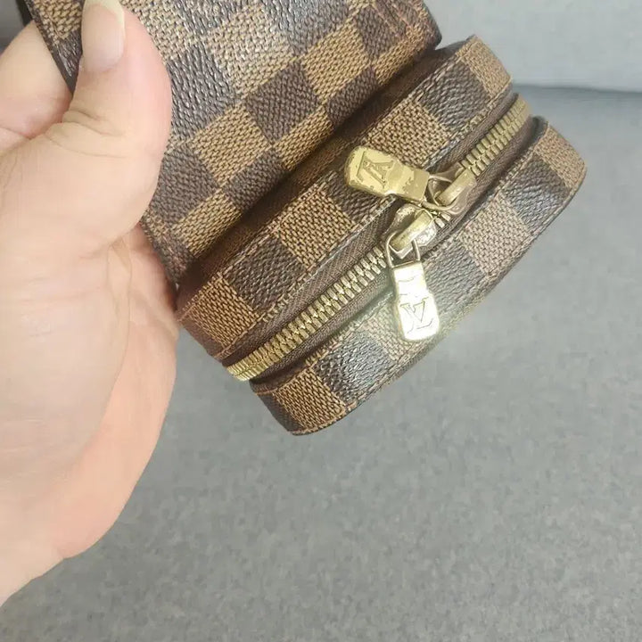 [SOLD OUT] 정품 루이비통 제로니모스 다미에 힙색 슬링백판매합니다