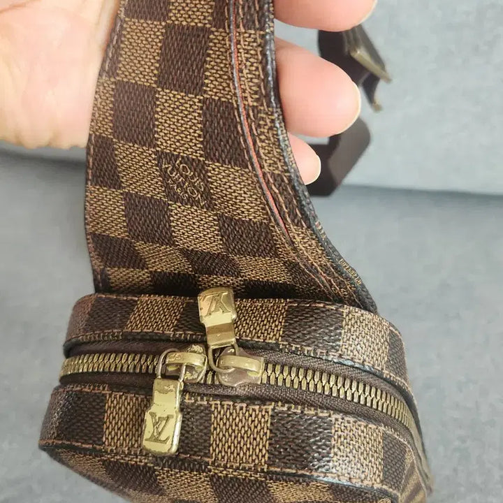 [SOLD OUT] 정품 루이비통 제로니모스 다미에 힙색 슬링백판매합니다