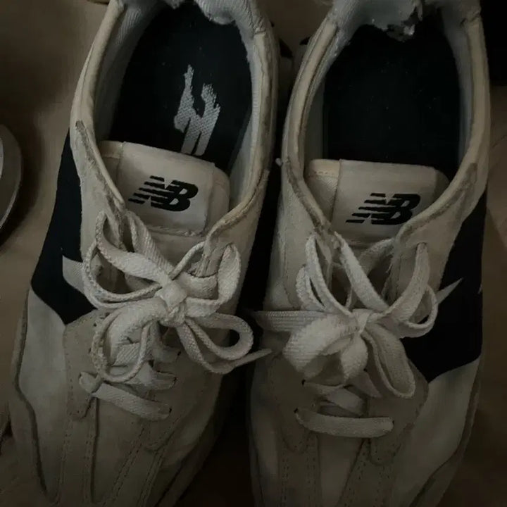 [BUNJANG] New Balance 327 Ivory/Navy Sneakers 230 / 뉴발란스 327 아이보리/네이비 운동화 230