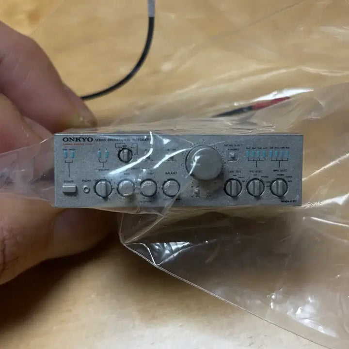[BUNJANG] ONKYO A-817 Miniature Gacha Amplifier Figure / ONKYO 온쿄 앰프 A-817 미니어쳐 가챠 피규어