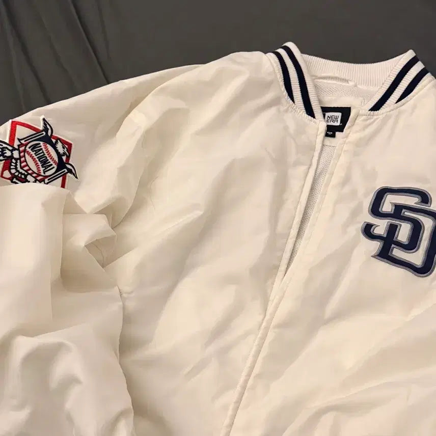 [SOLD OUT] 뉴에라 샌디에이고 파드리스 스타디움 자켓 XXL 사이즈