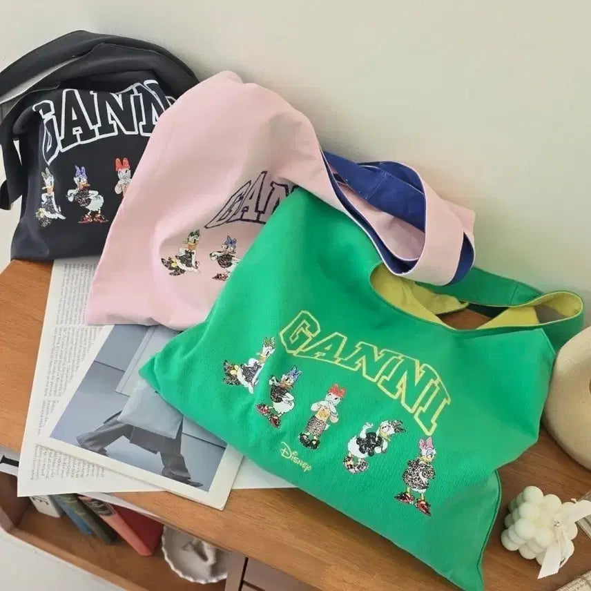 [BUNJANG] GANNI Disney Collaboration Tote Bag / 가니 디즈니 콜라보 토트백 블랙/핑크/그린