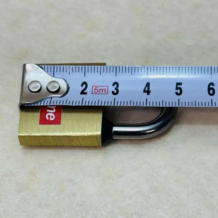 [SOLD OUT] 슈프림 자물쇠,열쇠 키체인 Keychain 미사용 새제품 팝니다.