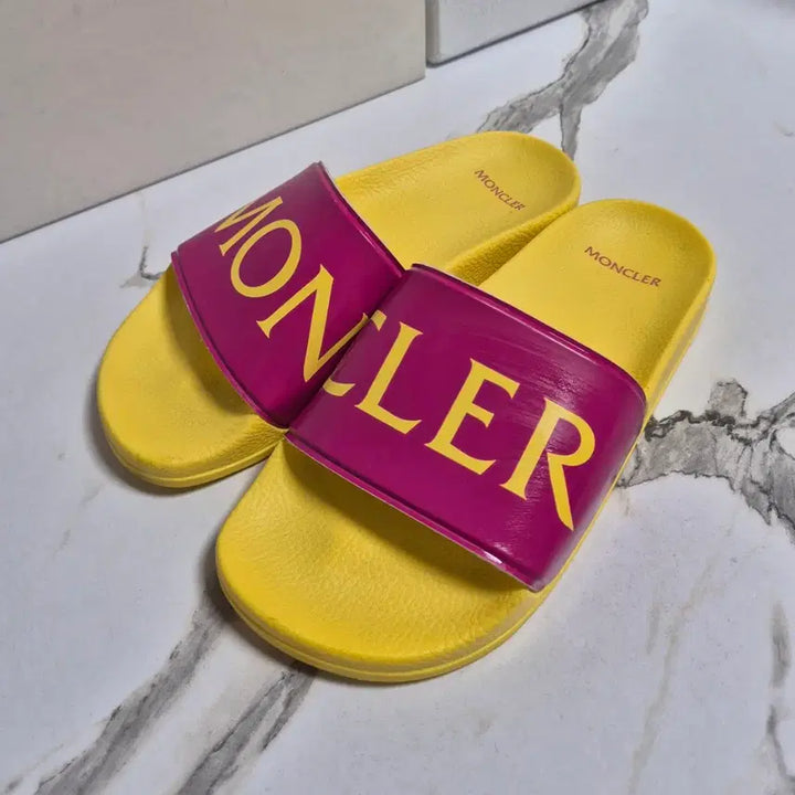 [BUNJANG] Moncler Slide Sandals Slippers (Size 35) / (정품) 몽클레어 슬라이드 샌들 슬리퍼 35