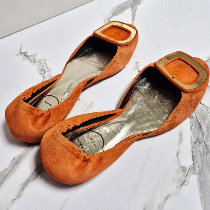 [BUNJANG] Roger Vivier Suede Ballerina Flat Shoes / (정품) 로저비비에 스웨이드 발레리나 플랫슈즈 36