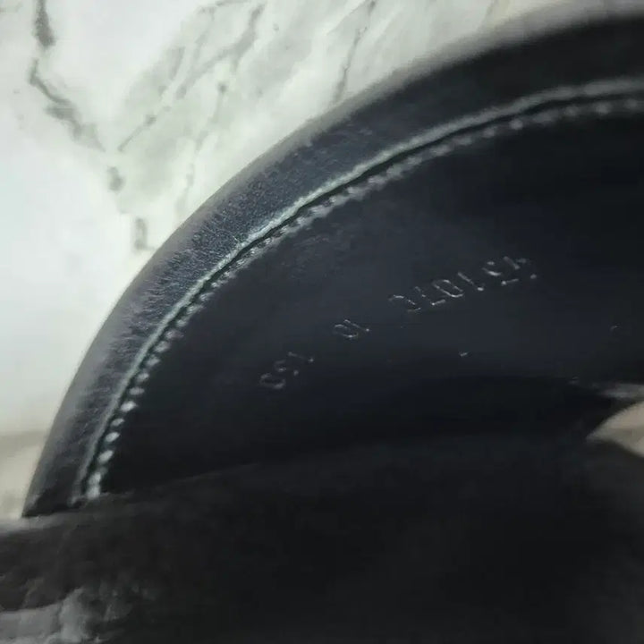 [BUNJANG] Gucci GG Leather Slide Sandals / (정품) 구찌 GG 가죽 슬라이드 샌들 슬리퍼 285