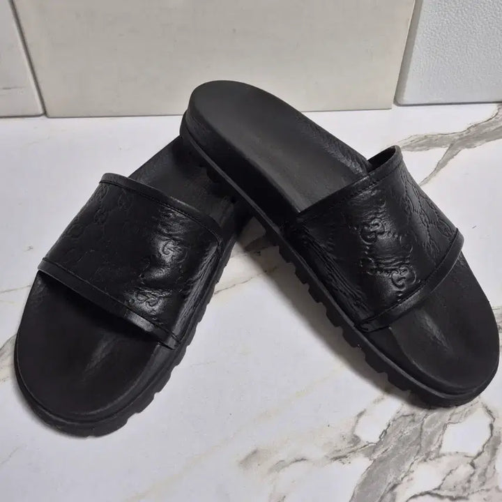 [BUNJANG] Gucci GG Leather Slide Sandals / (정품) 구찌 GG 가죽 슬라이드 샌들 슬리퍼 285