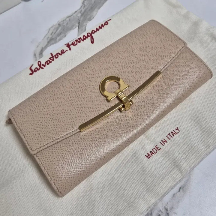 [BUNJANG] Salvatore Ferragamo Gancini Continental Women&