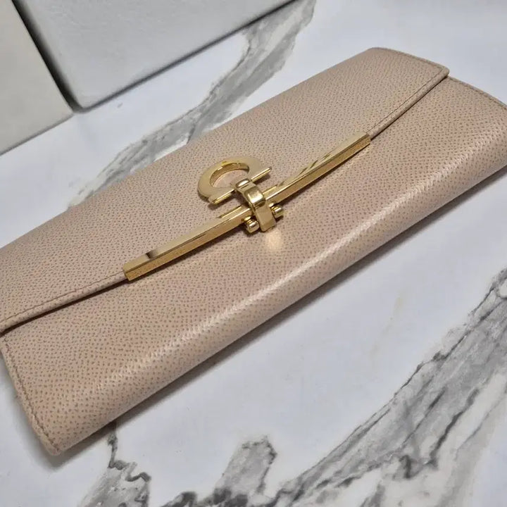 [BUNJANG] Salvatore Ferragamo Gancini Continental Women&