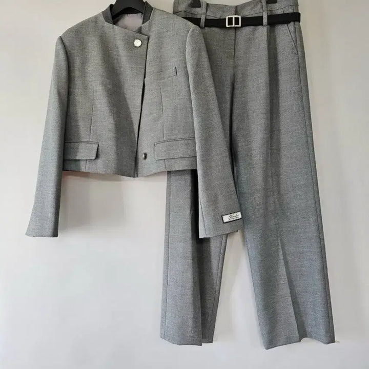 [BUNJANG] Colorless Crop Jacket and Pants Set / 고퀄 칼라리스 크롭자켓 팬츠 셋업 세트