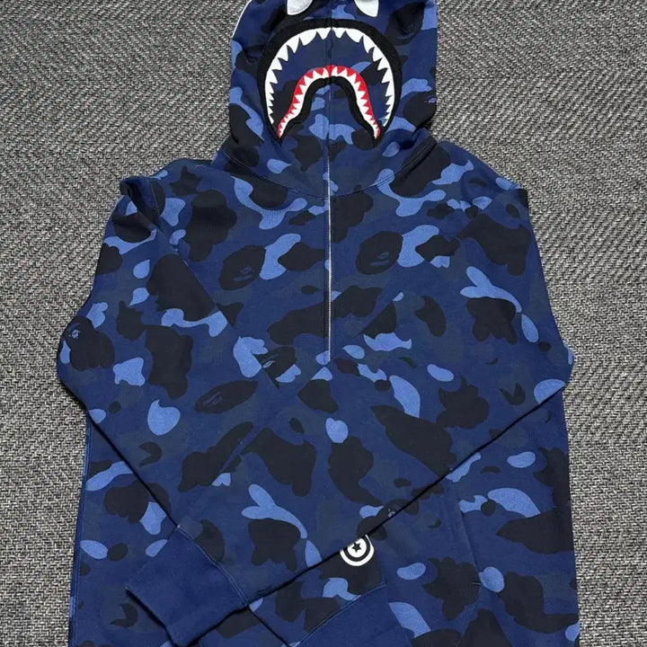 [SOLD OUT] 베이프 카모 샤크 네이비 후드집업 L