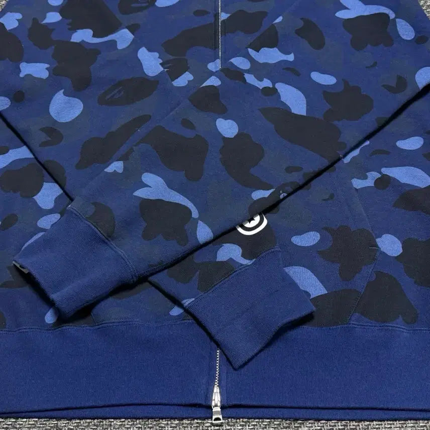 [SOLD OUT] 베이프 카모 샤크 네이비 후드집업 L