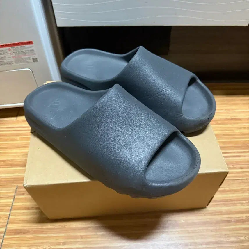 [SOLD OUT] 이지 슬라이드 오닉스 285