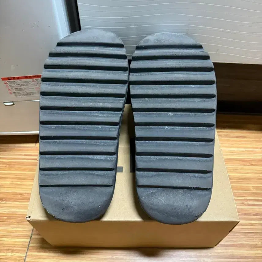 [SOLD OUT] 이지 슬라이드 오닉스 285