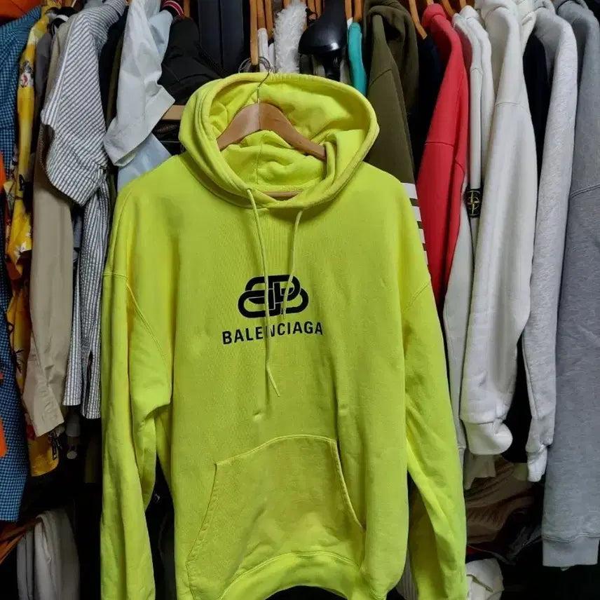 [BUNJANG] Balenciaga BB Logo Fluorescent Yellow Hoodie L / 발렌시아가 BB로고 형광 노란색 후드티 L 정품검수완료