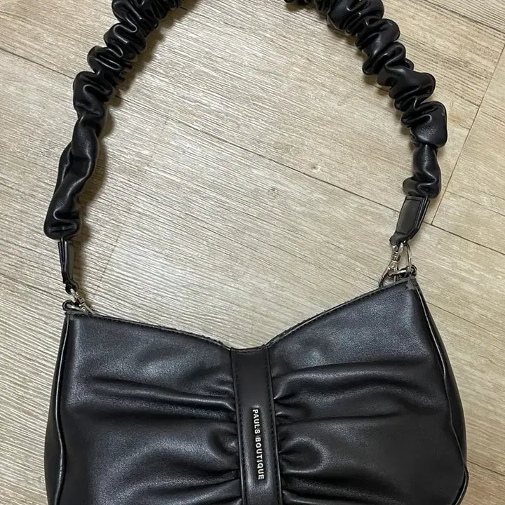 [BUNJANG] Pauls Boutique Bella Shirring Black Shoulder Bag with 4 Straps / 폴스부띠끄 벨라 셔링 블랙 숄더백+가방끈 4개