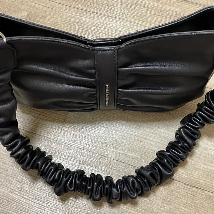 [BUNJANG] Pauls Boutique Bella Shirring Black Shoulder Bag with 4 Straps / 폴스부띠끄 벨라 셔링 블랙 숄더백+가방끈 4개