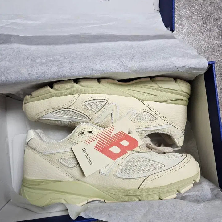 [BUNJANG] New Balance 990 V4 Sneakers / 뉴발란스 990 V4 240mm