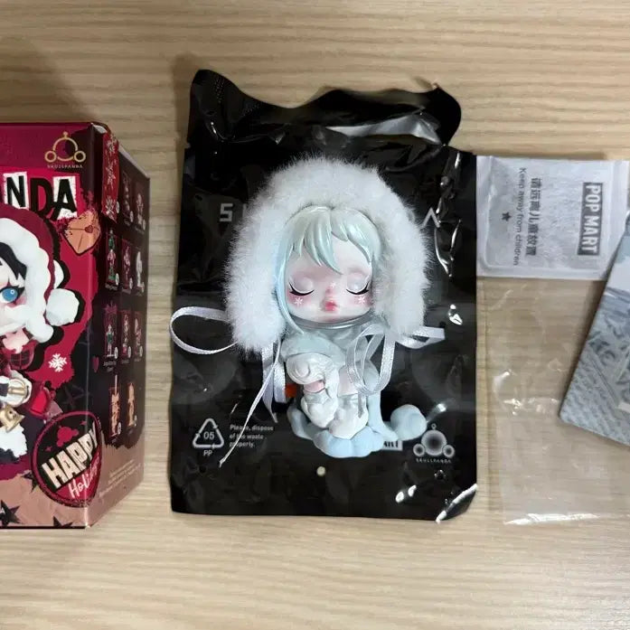 [BUNJANG] Popmart Skullpanda Wish Series (Snowstorm) Figure / 팝마트 스컬판다 피규어 소원을말해봐 시리즈 (눈보라)