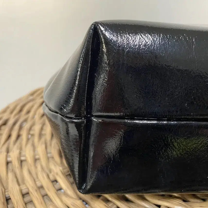 [BUNJANG] Black Enamel Mini Shoulder Bag / 블랙 에나멜 미니 숄더백