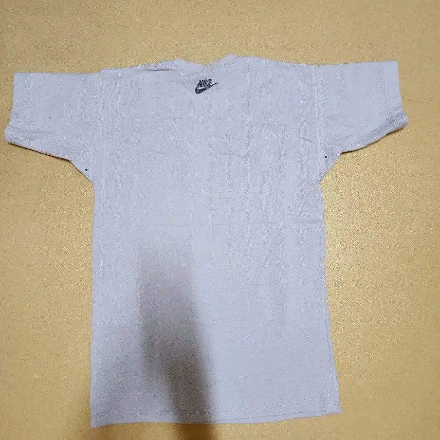 [BUNJANG] Nike White Swoosh Logo T-shirt / 나이키 반팔 티셔츠 화이트 스우시 로고