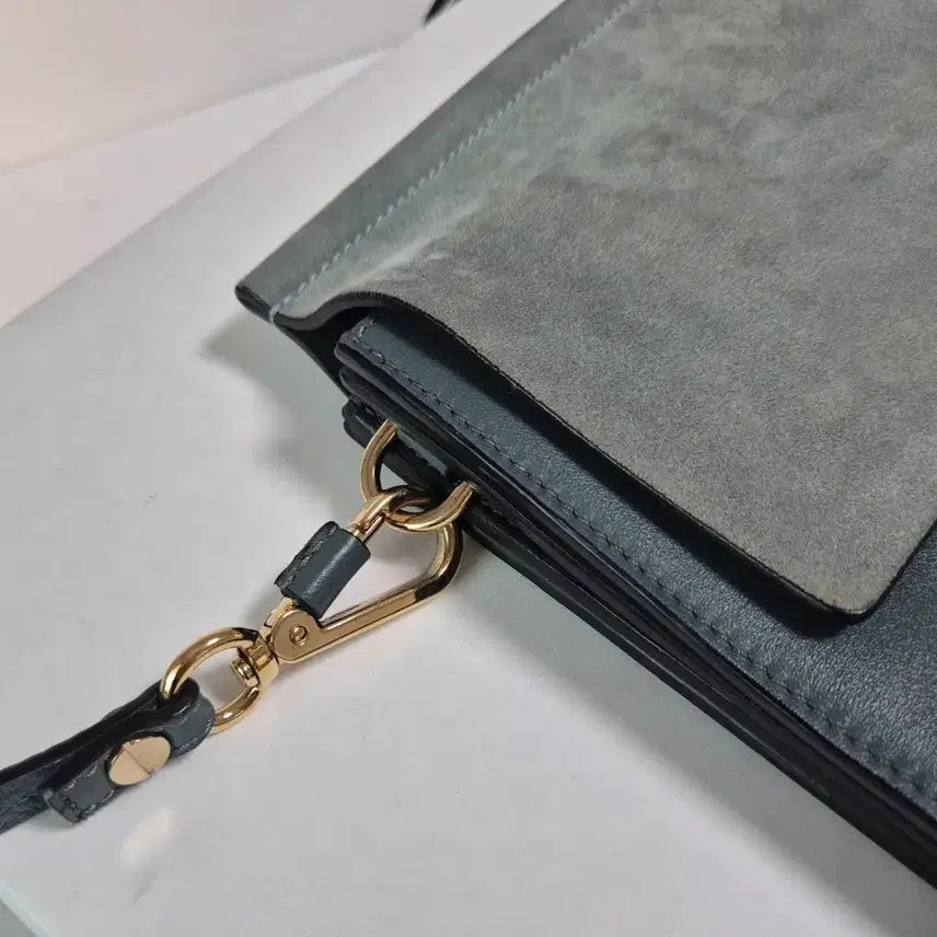 [BUNJANG] Chloé Faye Suede Medium Shoulder Bag / (정품) 끌로에 페이 스웨이드 미디움 숄더백 가방