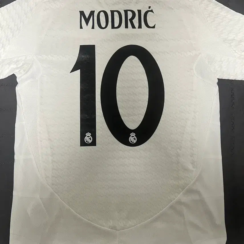 [BUNJANG] Real Madrid 24/25 Modrić Authentic Jersey (L Size) / 24/25 레알마드리드 모드리치 마킹 유니폼(어센틱) L사이즈