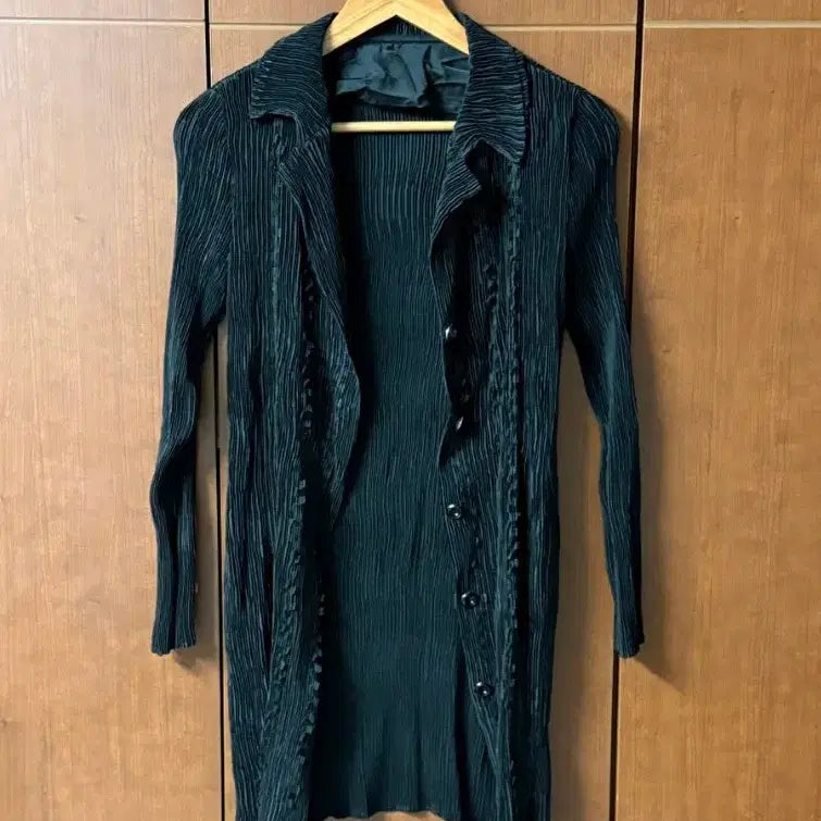 [BUNJANG] Pleated Black Long Cardigan / 플리츠 블랙 롱 가디건