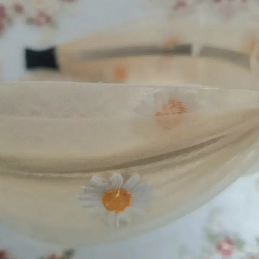 [BUNJANG] Daisy Embroidered Chiffon Headband / 데이지 자수 쉬폰 머리띠(새상품)