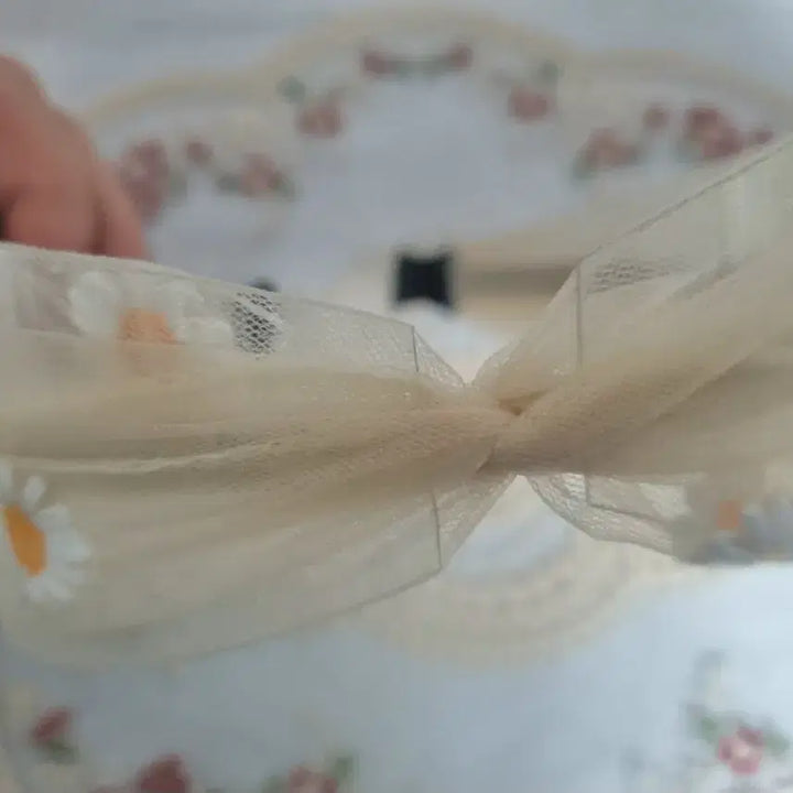 [BUNJANG] Daisy Embroidered Chiffon Headband / 데이지 자수 쉬폰 머리띠(새상품)
