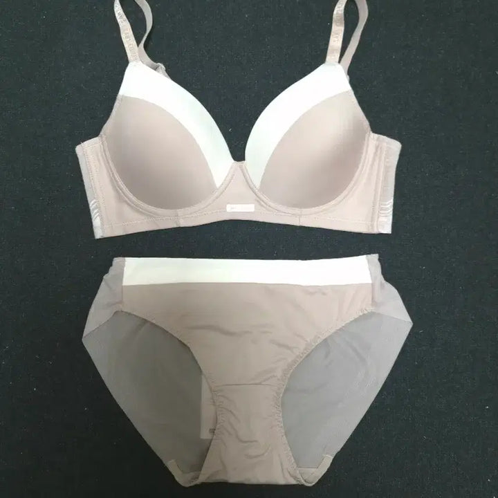 [BUNJANG] Shang Complex Wireless Bra and Panty Set / [80C] 샹콤플렉스 노와이어 브라팬티 3세트 - 25,000원