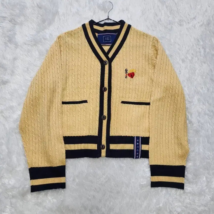 [BUNJANG] Romantic Crown Cable Knit Cardigan Yellow / 로맨틱크라운 꽈배기 가디건 옐로우 90~95