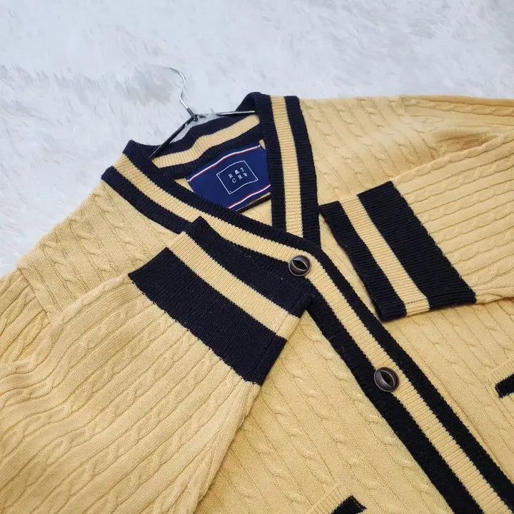 [BUNJANG] Romantic Crown Cable Knit Cardigan Yellow / 로맨틱크라운 꽈배기 가디건 옐로우 90~95