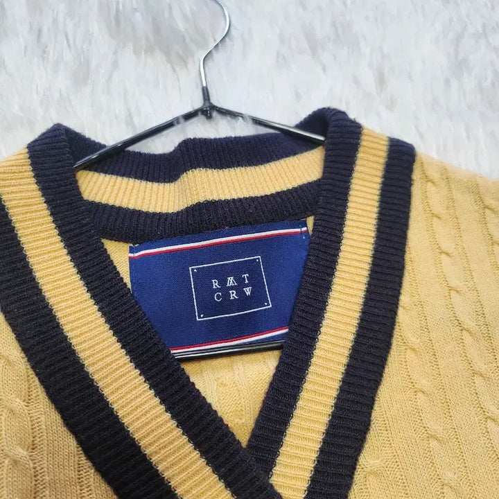 [BUNJANG] Romantic Crown Cable Knit Cardigan Yellow / 로맨틱크라운 꽈배기 가디건 옐로우 90~95