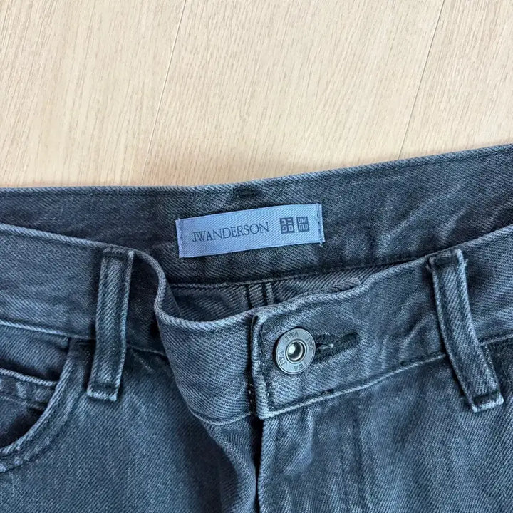 [BUNJANG] Uniqlo JWA Straight Jeans 30 / 유니클로JWA 스트레이트진 30 (07그레이)
