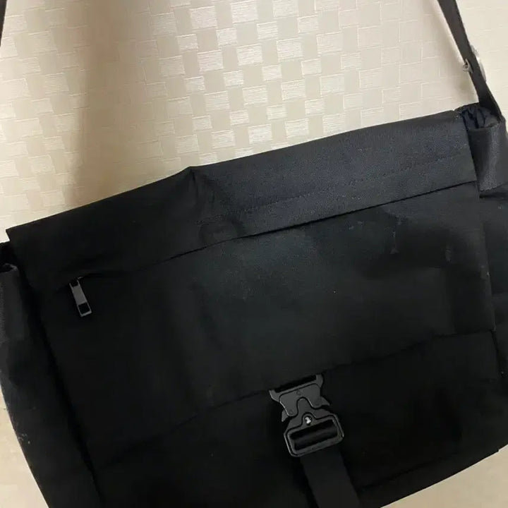 [BUNJANG] Black Messenger Bag / 블랙 메신저백 크로스백 가방